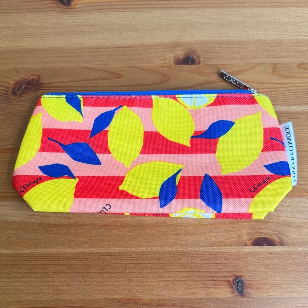 💫2/$20 NEW Clinique x Donald makeup bag with lemon motif